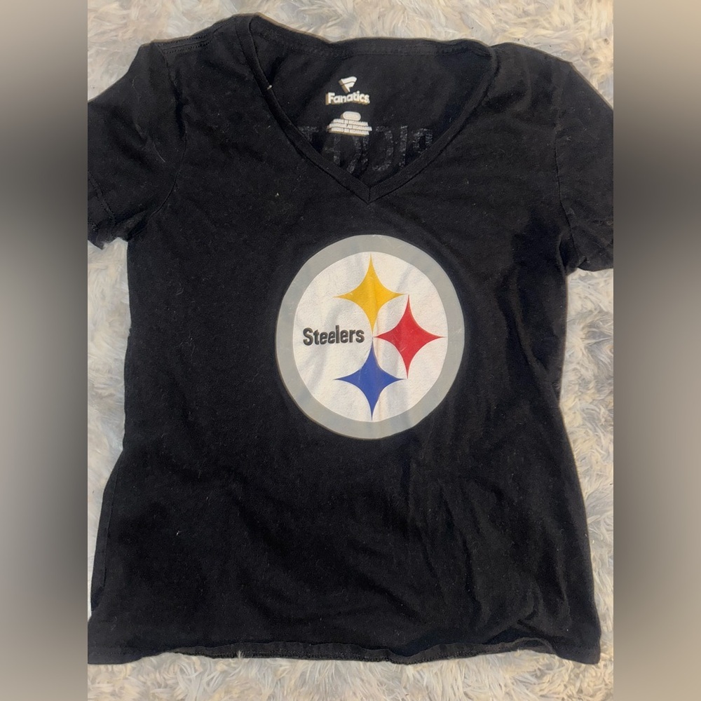 Fanatics Woman’s Black Steelers Logo Tee - Pickett 8 - Small